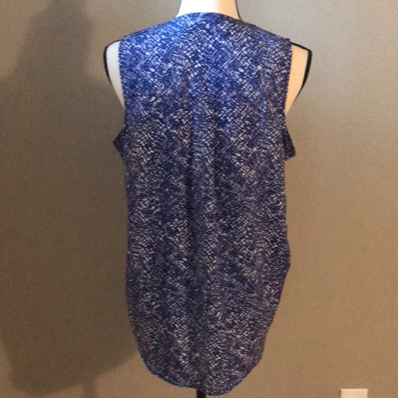 PLEIONE Striped Sleeveless Button Down Blouse. - Picture 4 of 6